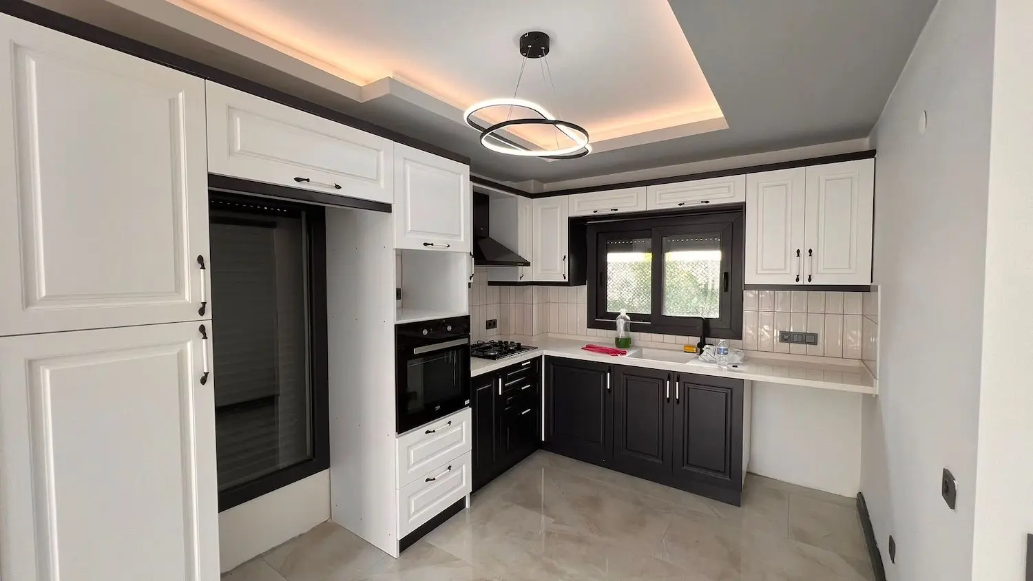 Fitted kitchen
